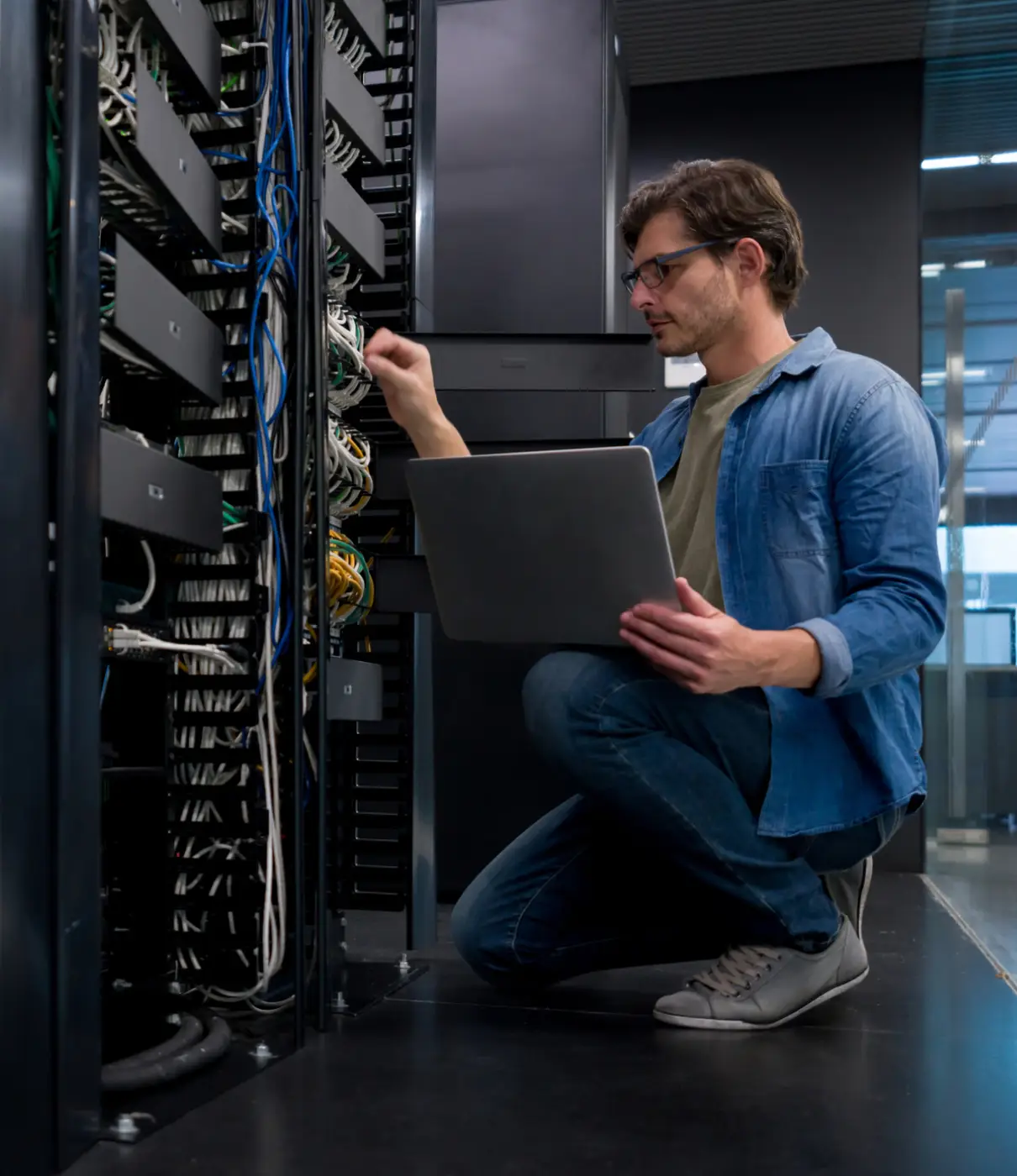 img don t let tech issues drag your business down r1